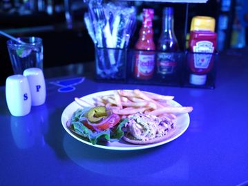 tuna salad with wheat crackers