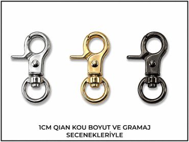 Farklı renklerde metal toka kancaları.