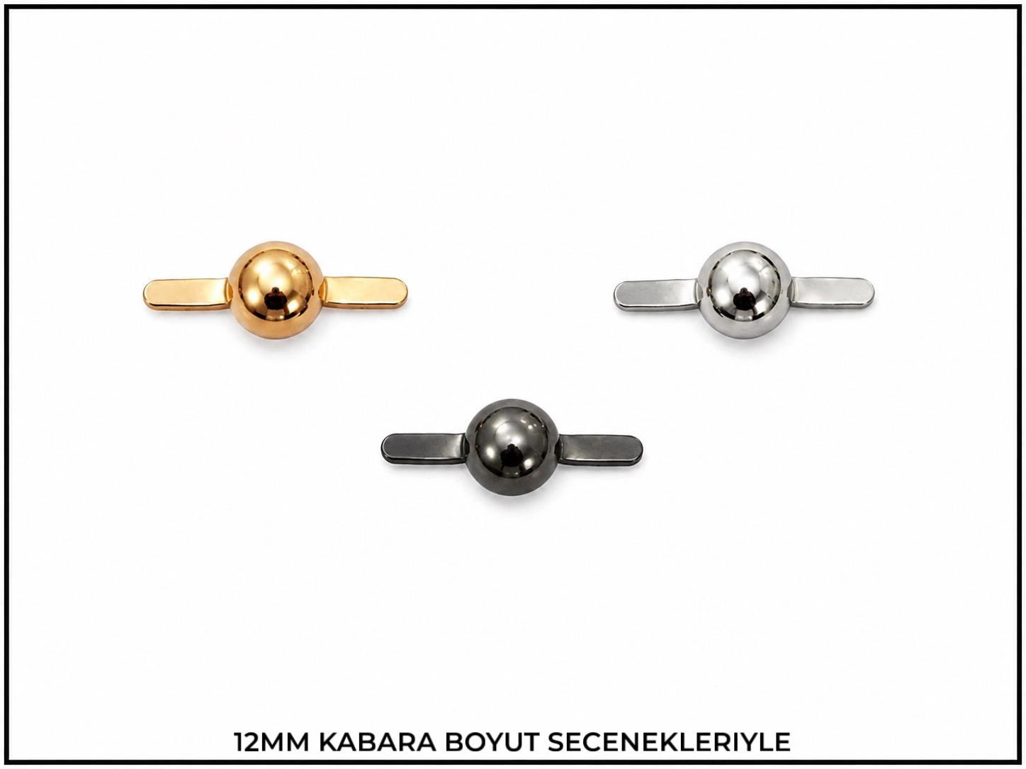 12mm kabara boyutlarında üç metal top şeklinde obje.