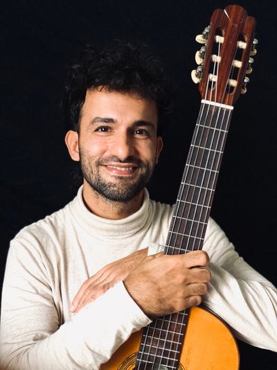 Amir Gitarrenlehrer Basel – Gitarrenunterricht für Kinder und Erwachsene in Basel. Alle Niveaus.
