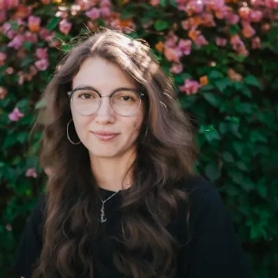 Author Photo of Rosa Hernandez