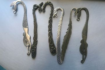Selection of bookmark hardware