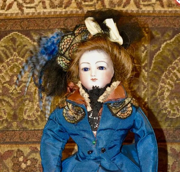 green emerald velvet dress A French Fashion Doll's Wardrobe: Louise Hedrick: 9781932485578:  Amazon.com: Books