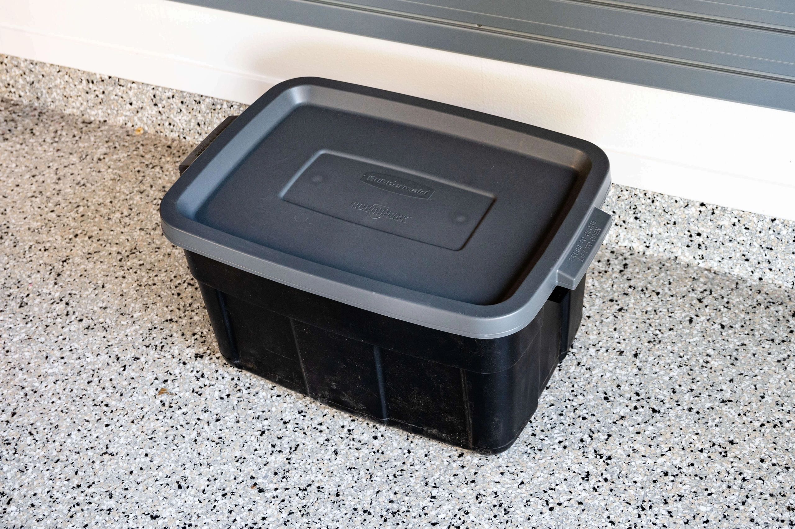 Rubbermaid Cooler - Food and Waste Storage