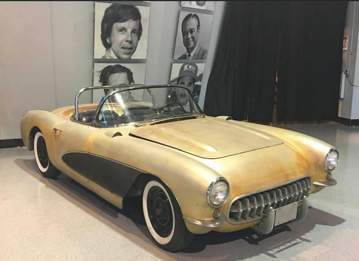 1957corvettefactoryracecar.com
