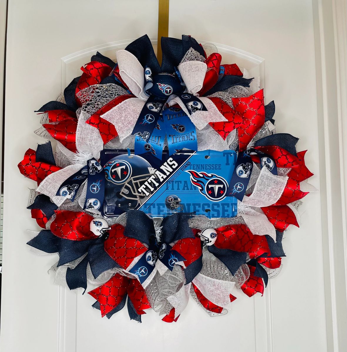 Tennessee Titans deco mesh wreath  Deco mesh wreaths, Football  decorations, Mesh wreaths