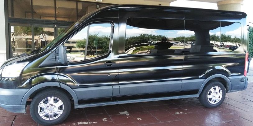 Book 10 Passenger Vans in Houston, Reserve 10 Passenger Van service online 24hrs