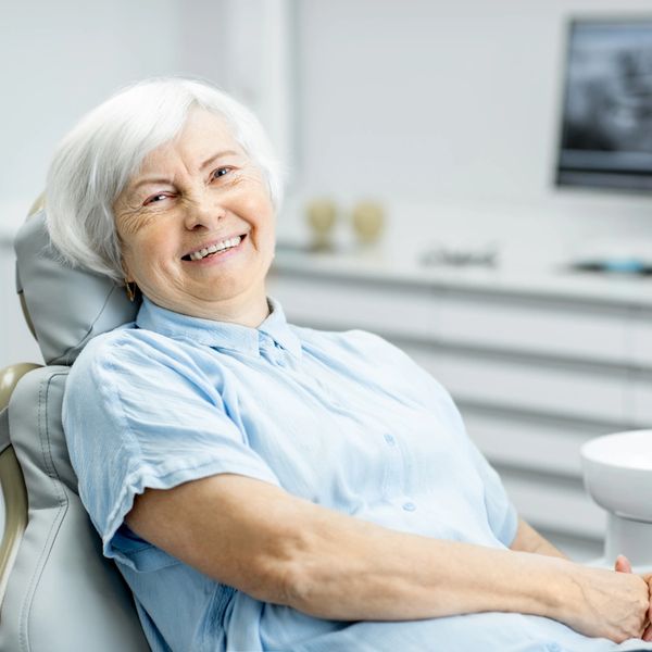 Denture Clinic located in Etobicoke. Experienced denturist with Implants Supported Dentures.