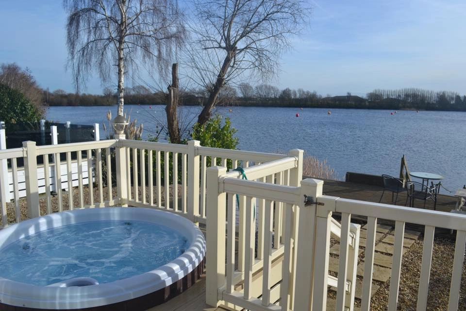 About Tattershall Lakes