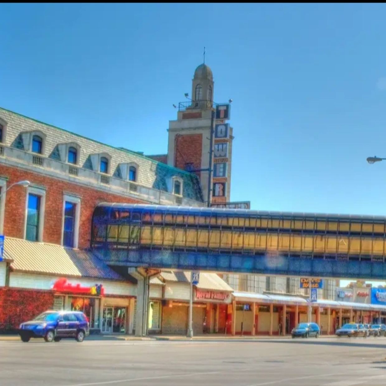 Tower Center Mall 