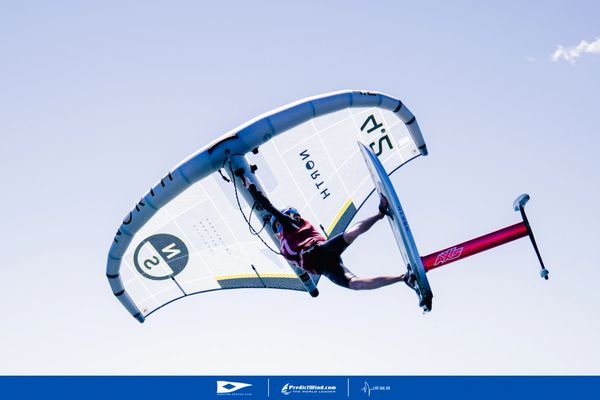 Wingfoil jump