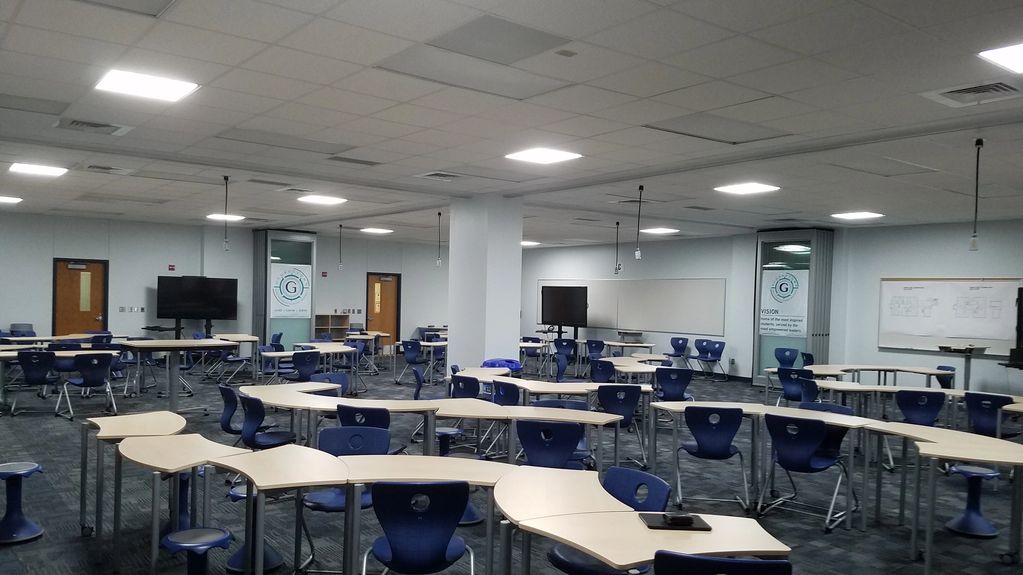 Classroom daylit by Solatube 750DS tubular daylighting devices & transition box to ceiling grid