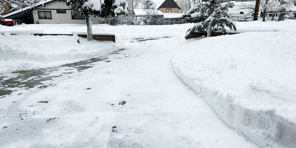 Big Bear driveway snow removal services from Big Bear Cabin Care.