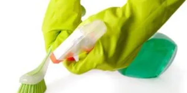 Spray Cleaning Picture.