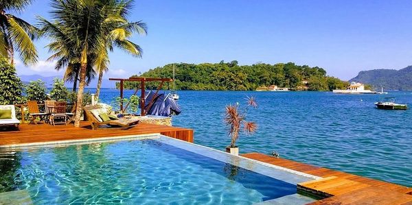 Instagram: https://www.instagram.com/pousadajamanta/

Reservas: https://hbook.hsystem.com.br/Booking
