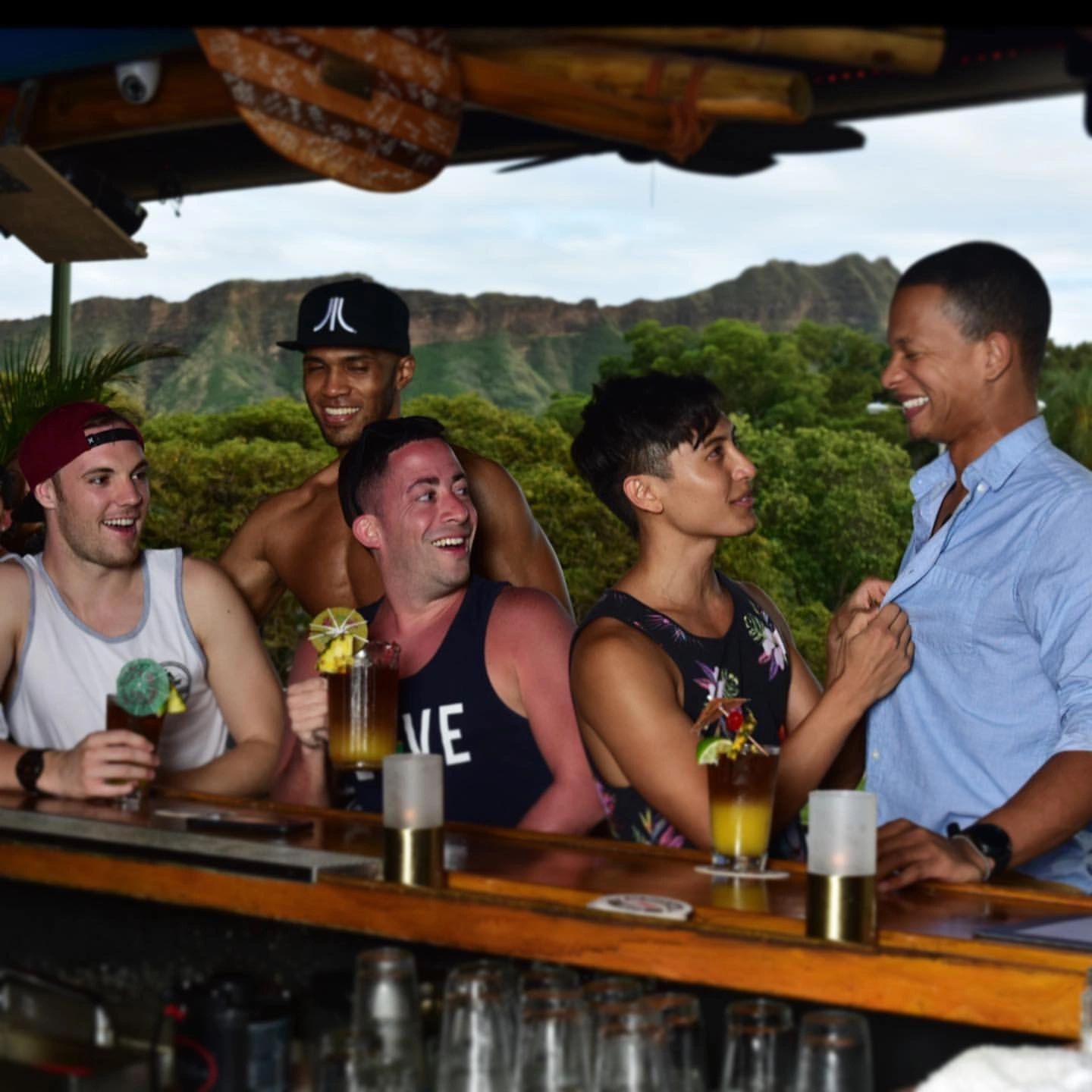 gay bar honolulu hawaii
