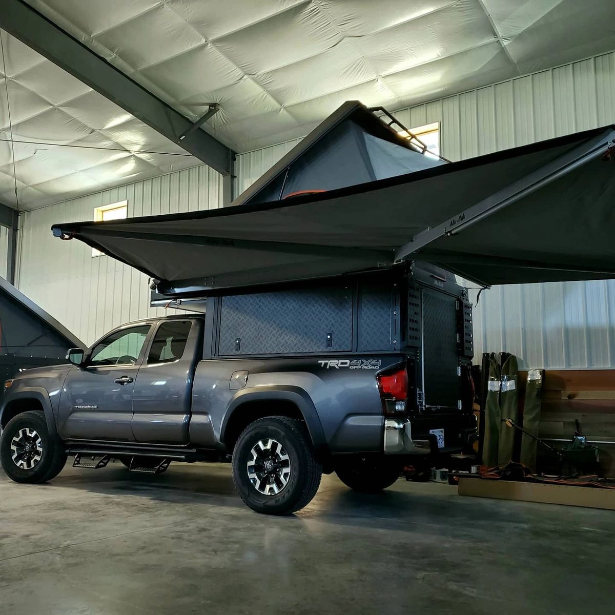 CAMP KING INDUSTRIES Outback Series Canopy Camper