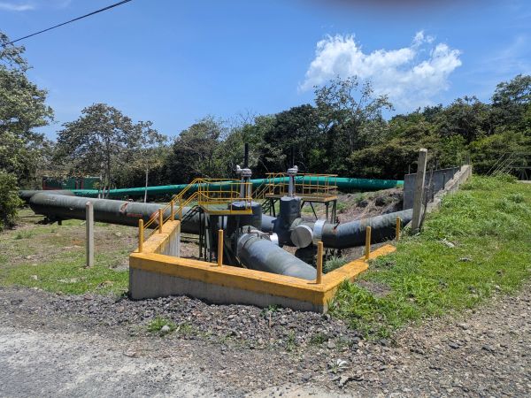 Insulated flow lines for the Las Pailas geothermal field