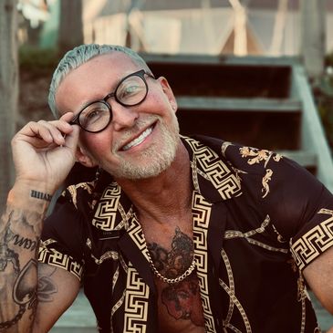 Portrait of Jimbo Cohen, independent recording artist.