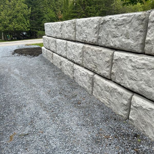 Retaining wall in Quispamsis