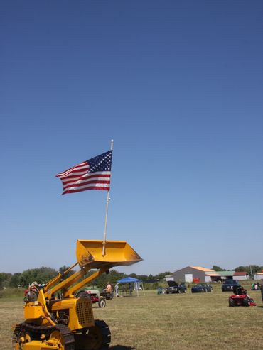 Minneapolis Moline crawler with American Flag