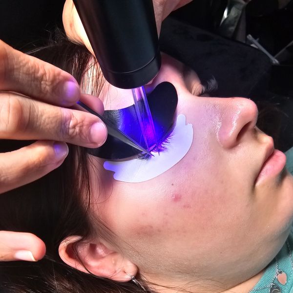 Our specialized UV Lash light system.