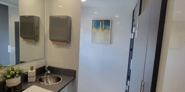 Luxury restroom trailer