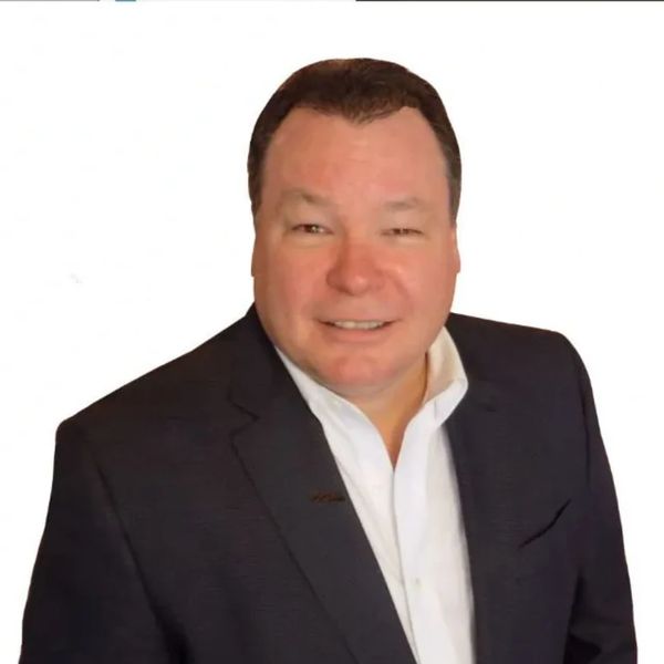 Scott McSorley, a premiere partner & sales agent for real estate expertise, in our coastal community