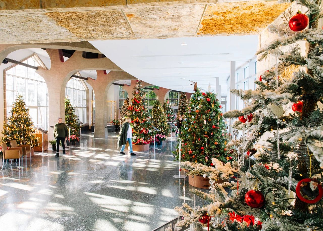 Christmas Traditions | Meijer Gardens 