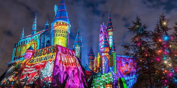 Holiday projections on the Hogwarts Castle