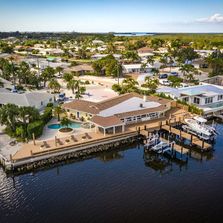 SIESTA KEY BEACHFRONT, BEACHES RENTALS, INVESTMENTS, FOR SALE ANNA MARIA BEACH, HOLMES BEACH BOATING