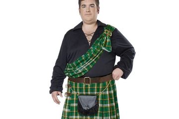 kilt man singing telegram family entertainer surprise gift unique gift birthday surprise funny joke