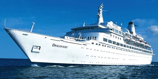 MV Discovery, cruise ship liner Island Princess Cruises, ocean Alang India 2001 voyages of discovery