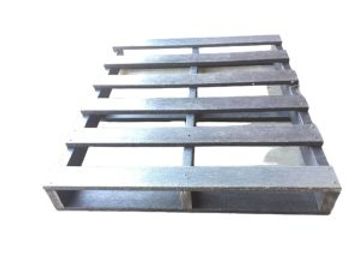 Pallets made from recycled plastic