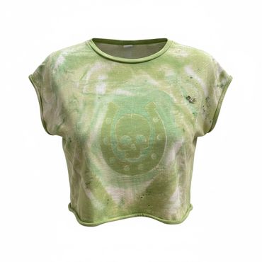 Green tie-dye cropped t-shirt with skull and horseshoe design.