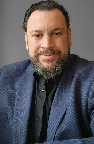 Jon Boschen, LCSW, therapist in Maine specializing in anxiety, trauma, & overthinking