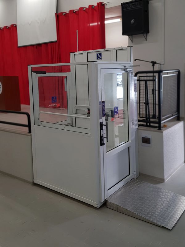 ELEVADOR PARA CADEIRANTE