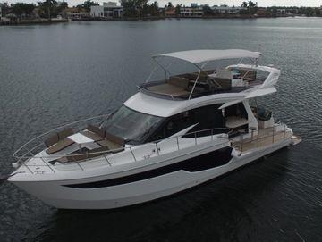 The 50′ Galeon features an ingenious design that’s truly unlike any boat