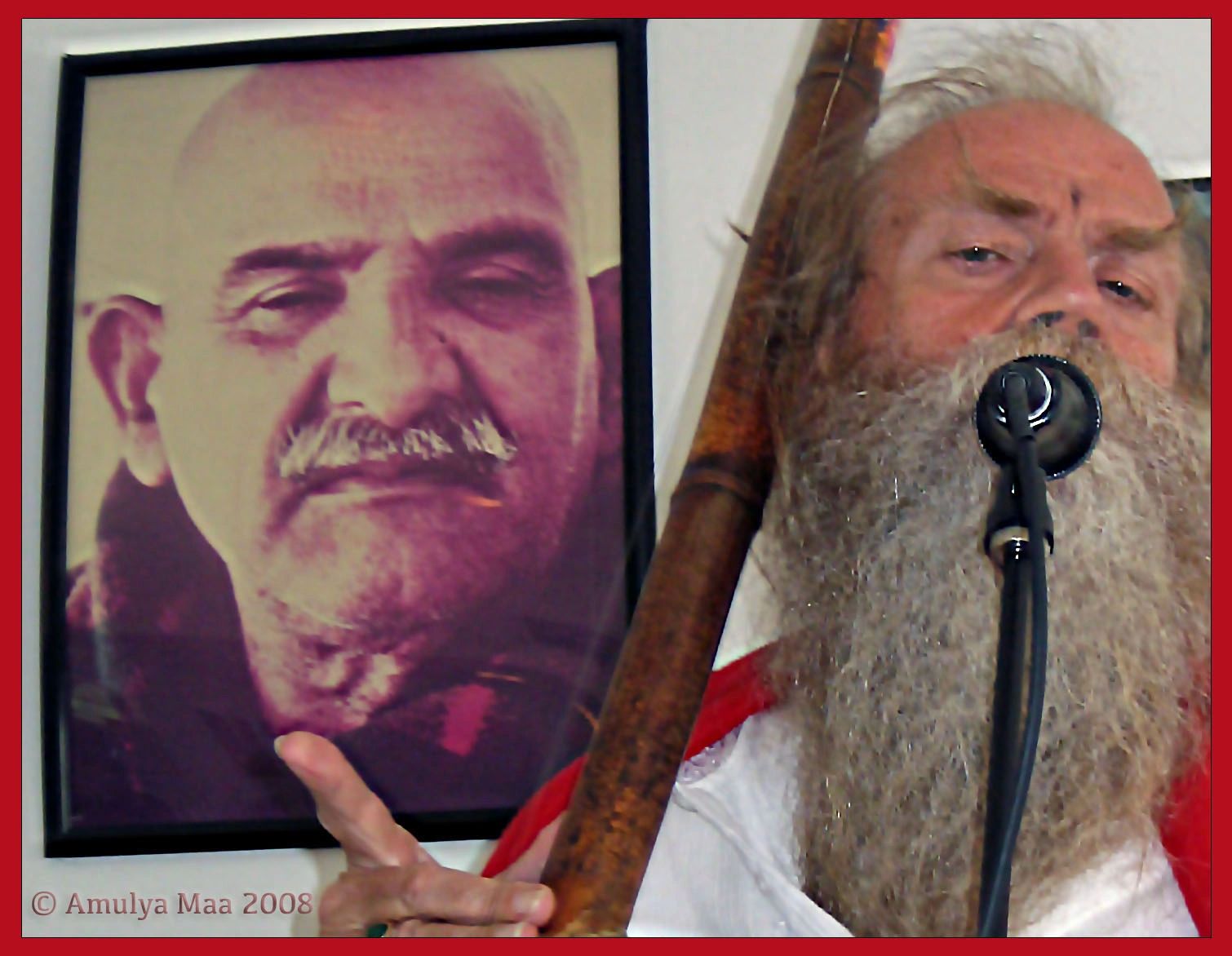 bhagavan-das, neem-karoli-baba, kashi-ashram, amulya-maa, amulya-maa-photo-copyright-2008, kirtan