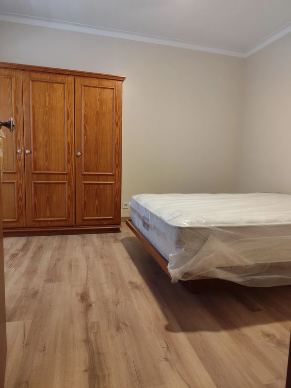 Laminate floor installation