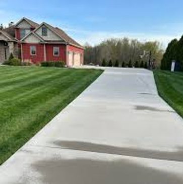 Driveway cleaning Fort Wayne IN – concrete surface pressure wash