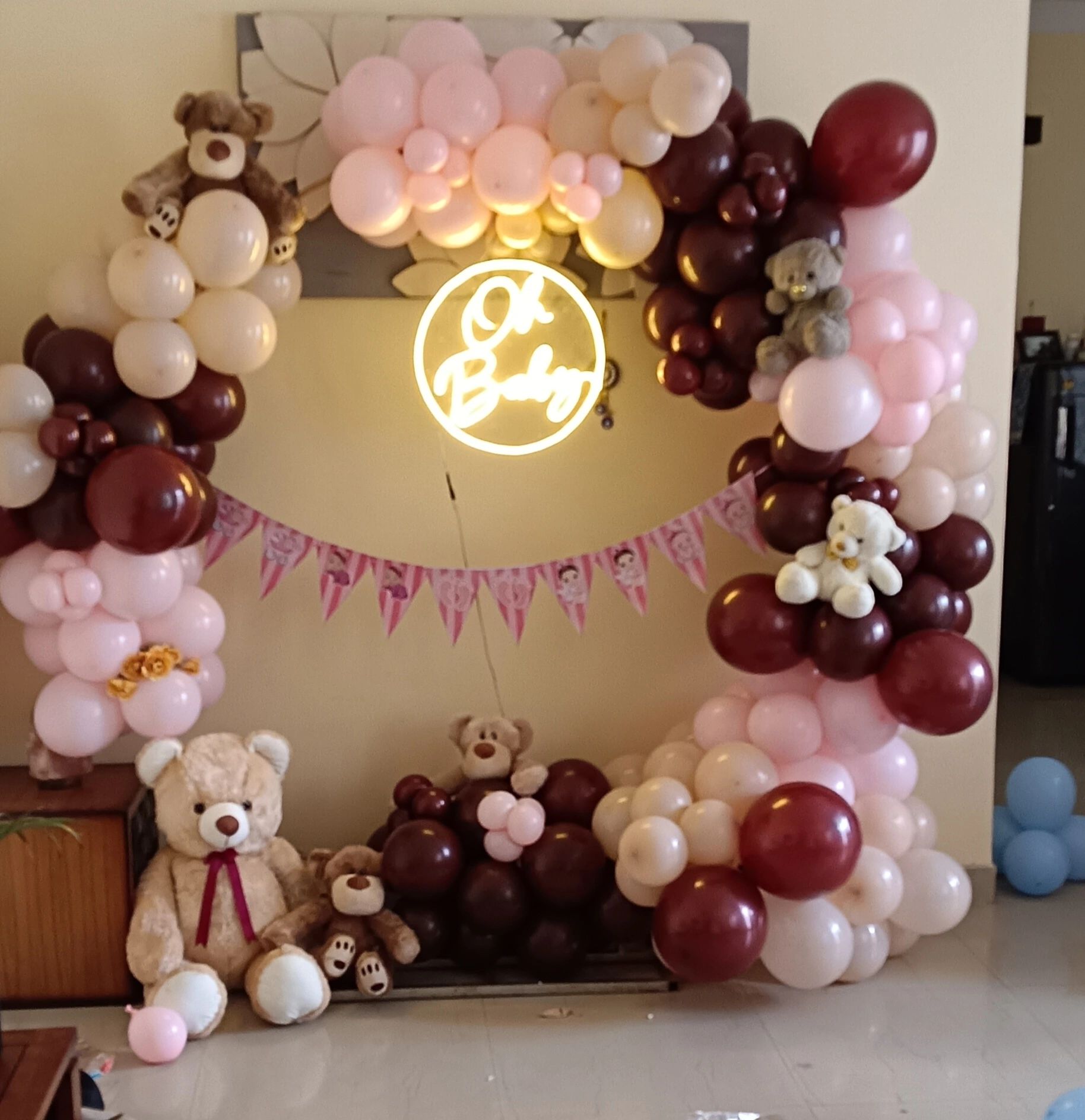 Welcome baby balloon decoration with teddy theme at home by Bhardwaj Balloons Indirapuram Ghaziabad.