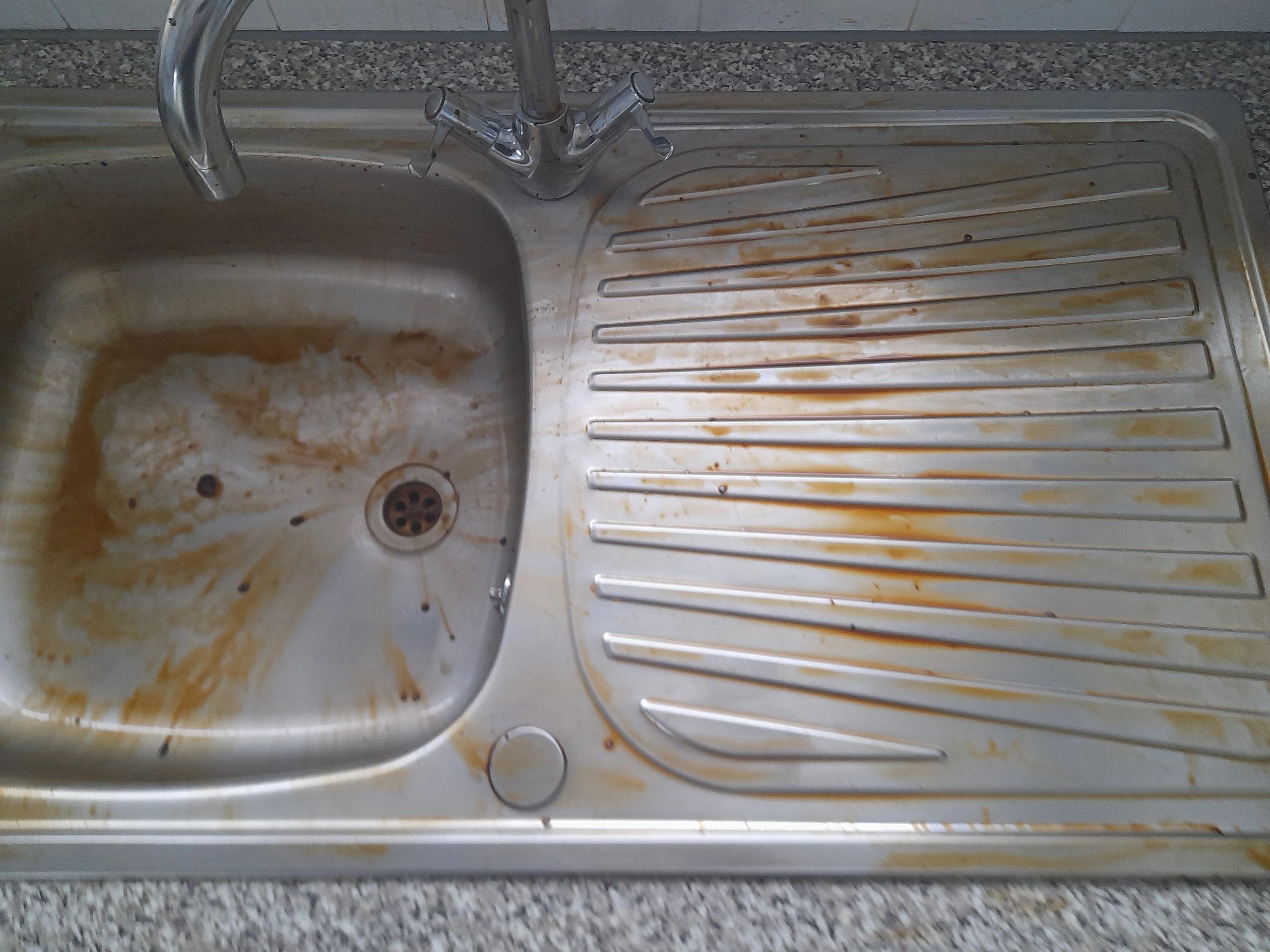 20-year-old sink renovated using an eco degreaser cleaner