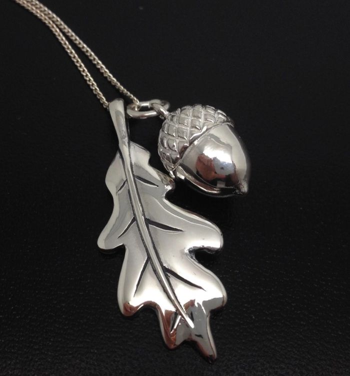 Oak leaf and acorn solid Sterling Silver pendant necklace 