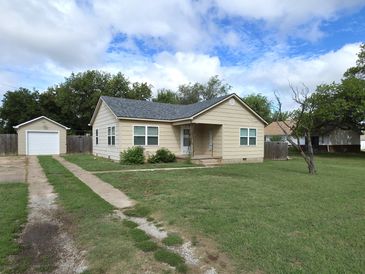 1111 N 13th St Perry, OK 73077