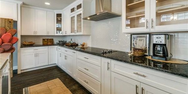 kitchen cabinetry, counter top, appliances, backsplash, shaker style, venthood, cooktop, remodel 
