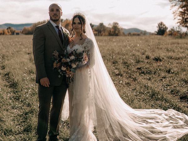 Blue Willow Bridal located in Johnson City, Tennessee. Photo by 
https://www.instagram.com/takesbysa