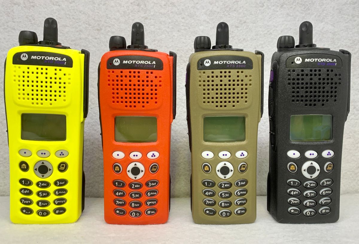 Motorola P25 XTS2500/Military PRC153 UHF 380470 MHz