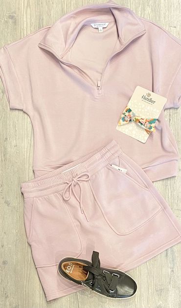 Liverpool lilac casual shortsleeve top, Liverpool skort in lilac, Eos Sneakers in black