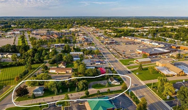 Commercial Real Estate for sale in Lapeer, Michigan on M24 and Baldwin Road. Call 810.730.0470.